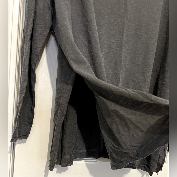 We the Free On My Mind V-Neck Shirt, Black but looks a dark Gray, Size Medium - Picture 7 of 10